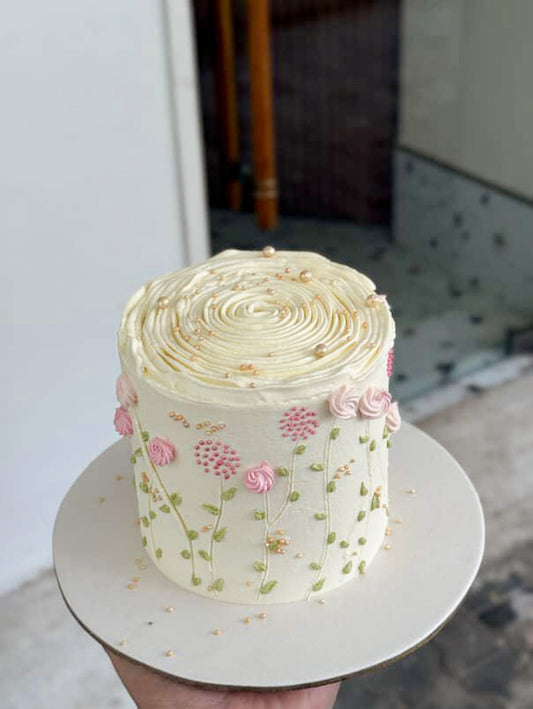 Petite flower cake - 500g